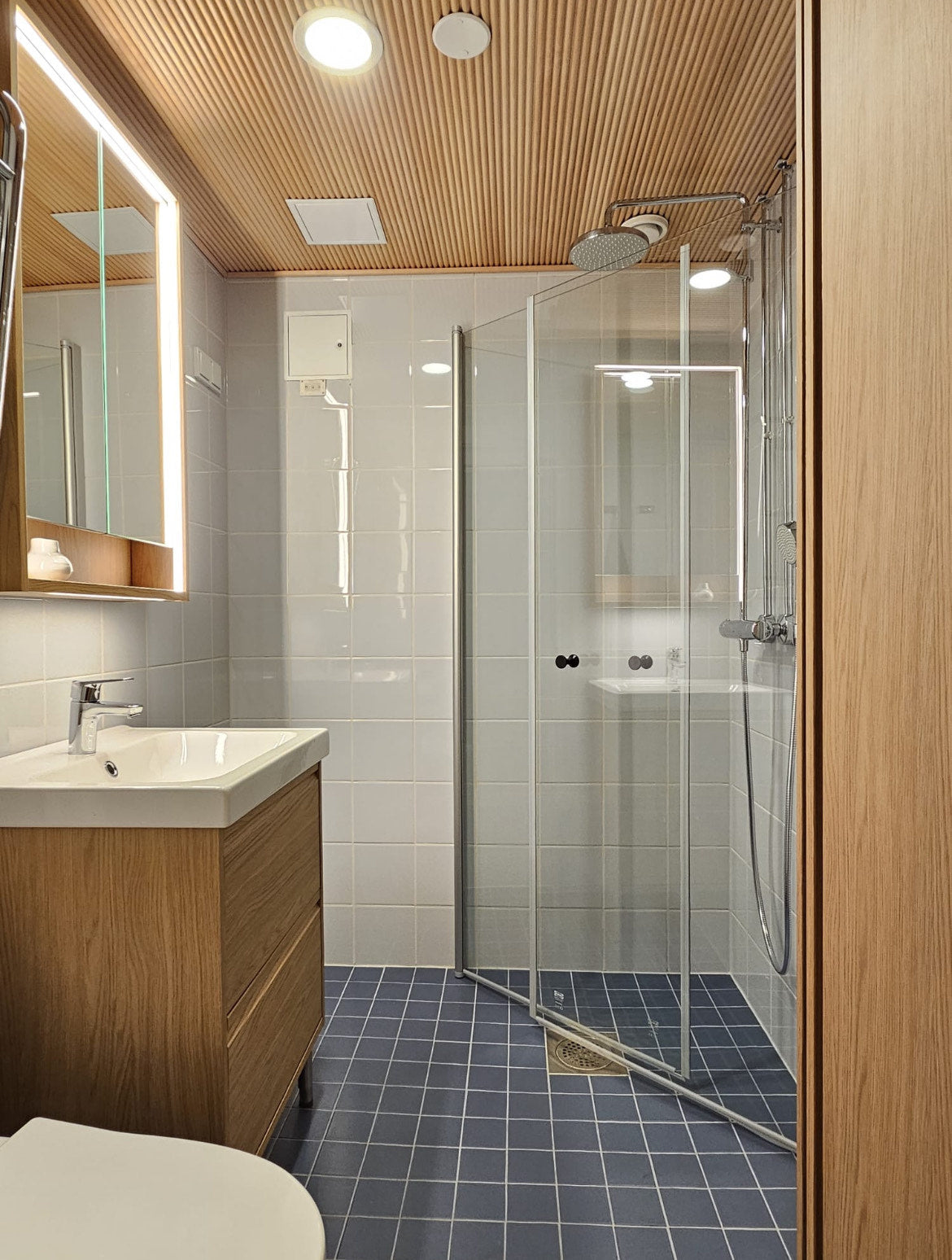 Silikonisaumojen vaihto + nanopinnoitus